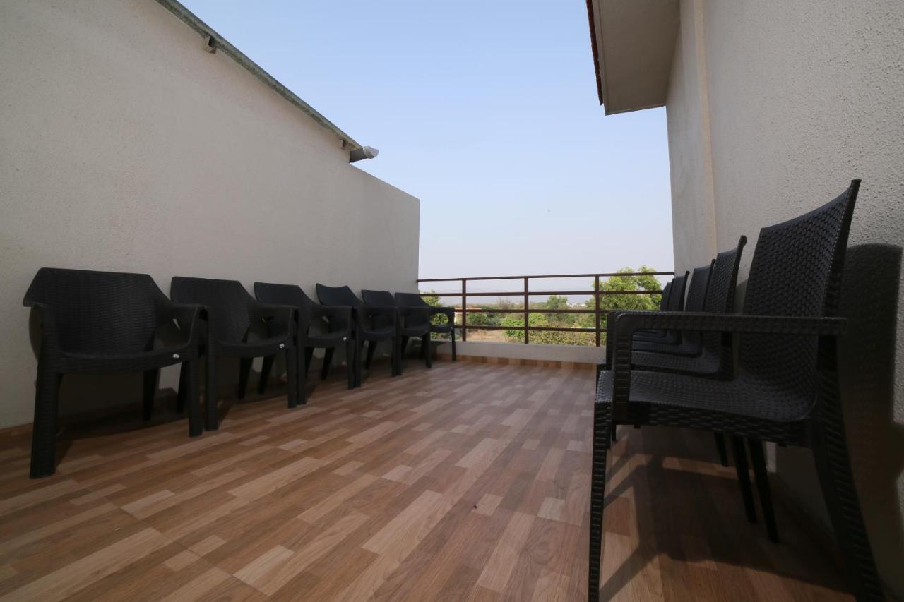 Acons Palm Beach Alibaug Esterno foto